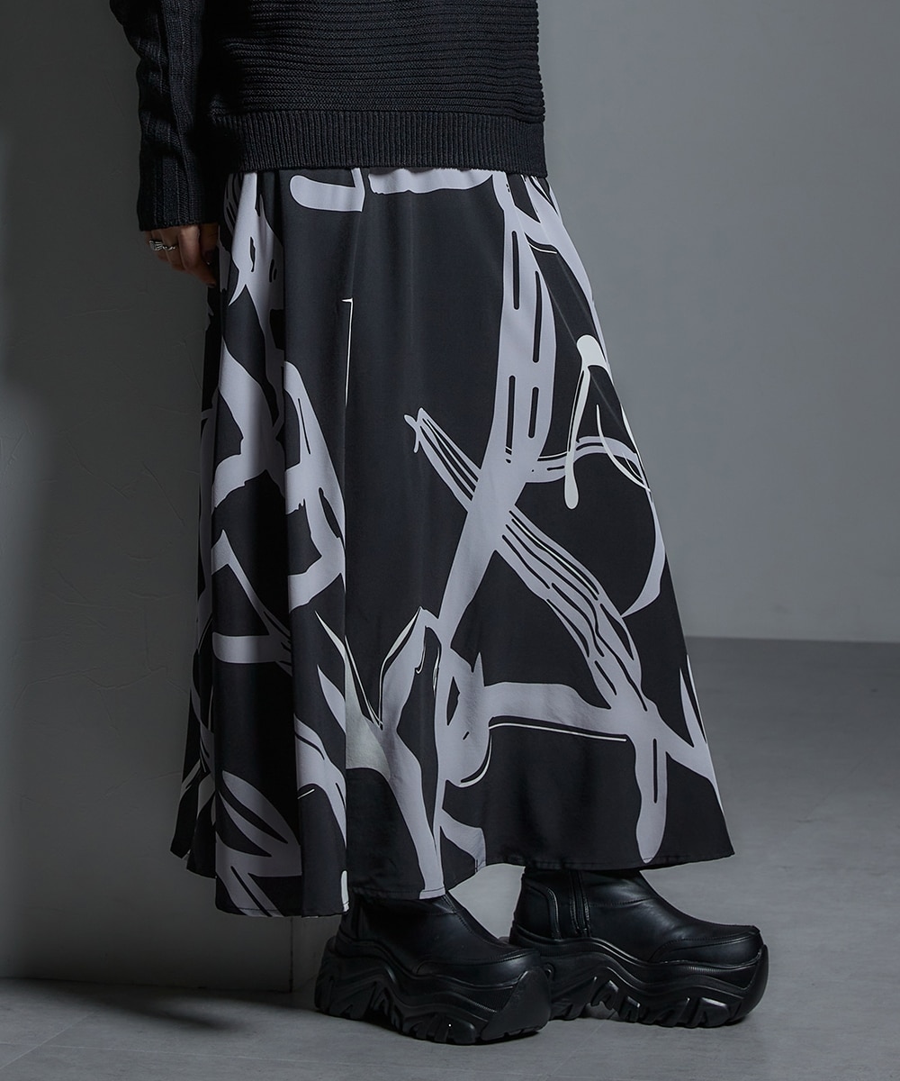 洗える】裏あったか総アート柄フレアスカート ［Soiunique］ 体型