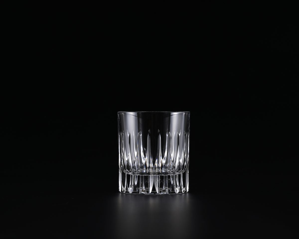 地域に根差した酒造「長濱蒸溜所」とコラボレーションし、焚火を