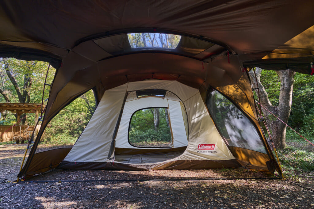 抜群の強度がマスターシリーズの証！ ブラウン一色に包まれた変幻自在