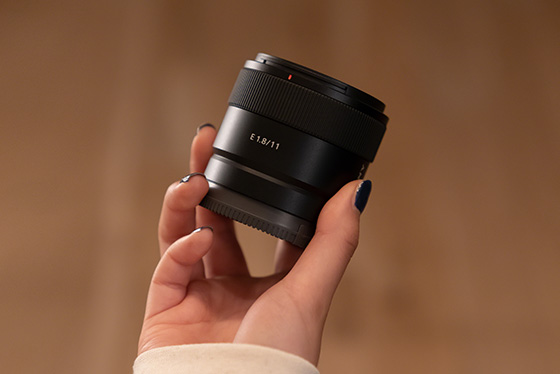 E 11mm F1.8 | デジタル一眼カメラα（アルファ） | ソニー