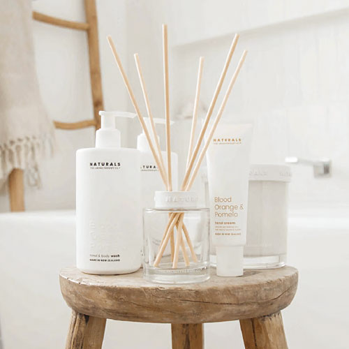 Naturals】 ハンドクリーム ＜ネロリ・アンバーウッドの香り