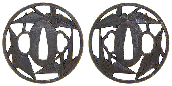 葵・菊葉透かし鍔 鐔 越前住記内作 葵・菊葉透かし鍔 鐔 越前住記内作