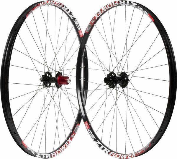 26インチホイール、XTRハブ、リム：STANS No Tube、センターロック 26