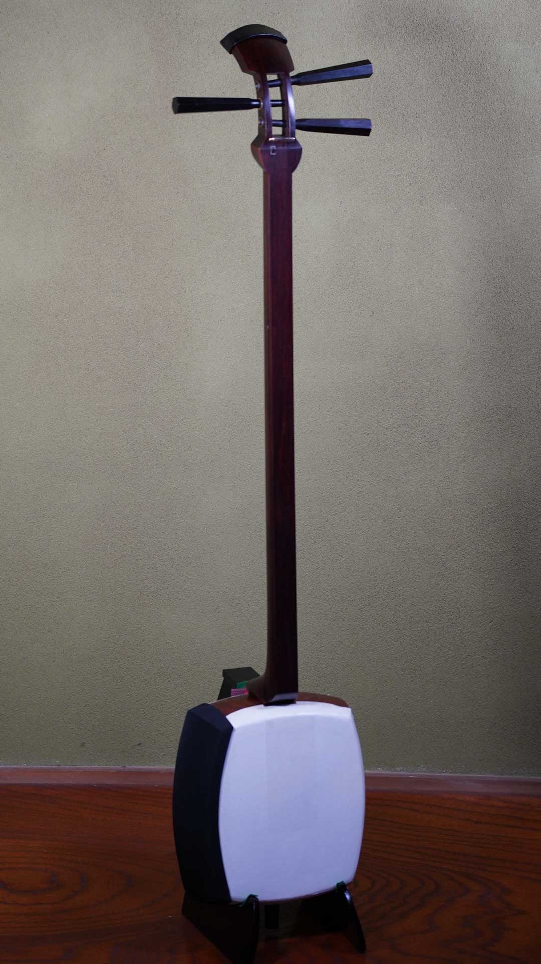 津軽三味線を中棹で （中棹紅木）