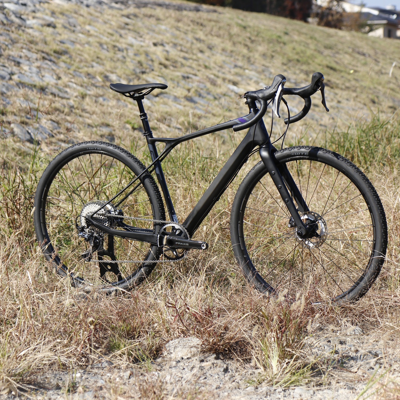 BLOG 【在庫SALE】ギミック満載カーボングラベルが30％オフ！！【GT