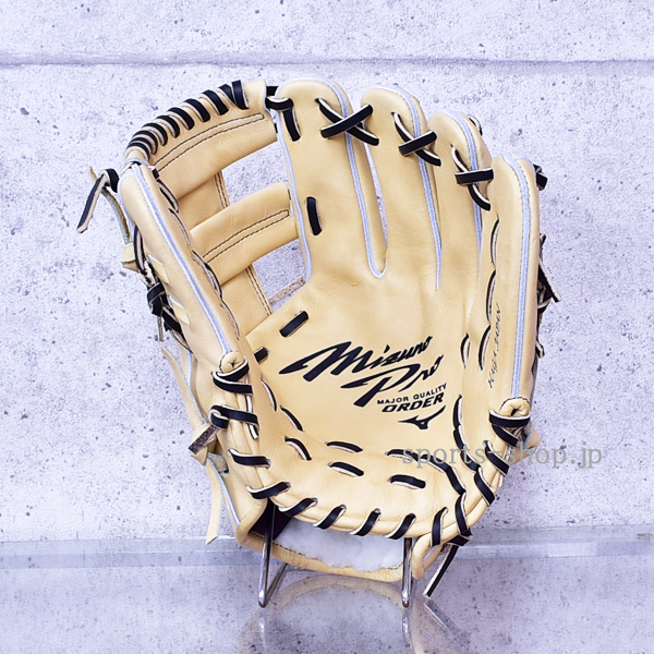 秦野市 R.K選手 ミズノプロ オーダー 内野手 AXI モデル ブロンド 硬式