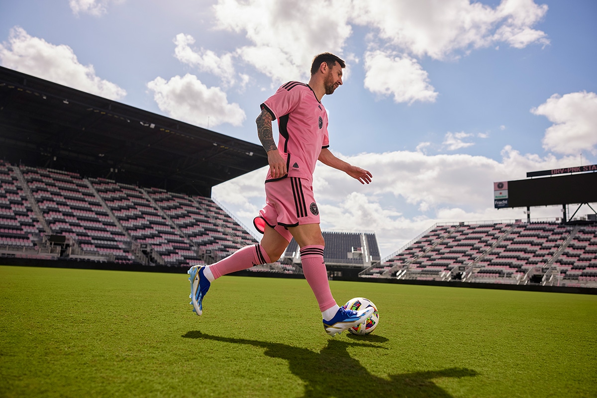 X CRAZYFAST MESSI | adidas football official（アディダス