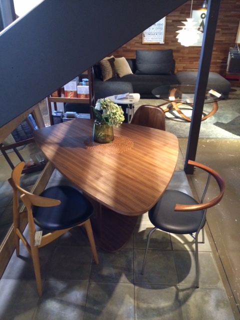 M21ダイニングテ－ブルにコンパクトサイズが登場 ｜ インテリア