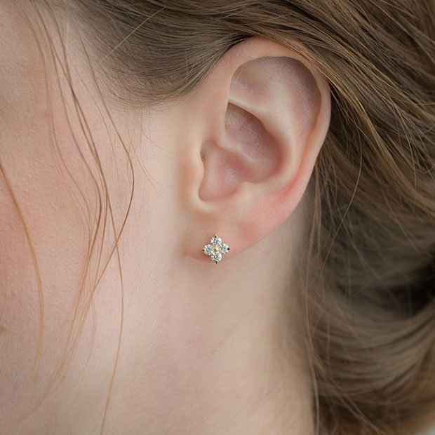 BRIGHTEST STAR DIAMOND PIERCED EARRINGS(M)(1ZP0887)K18 ピアス