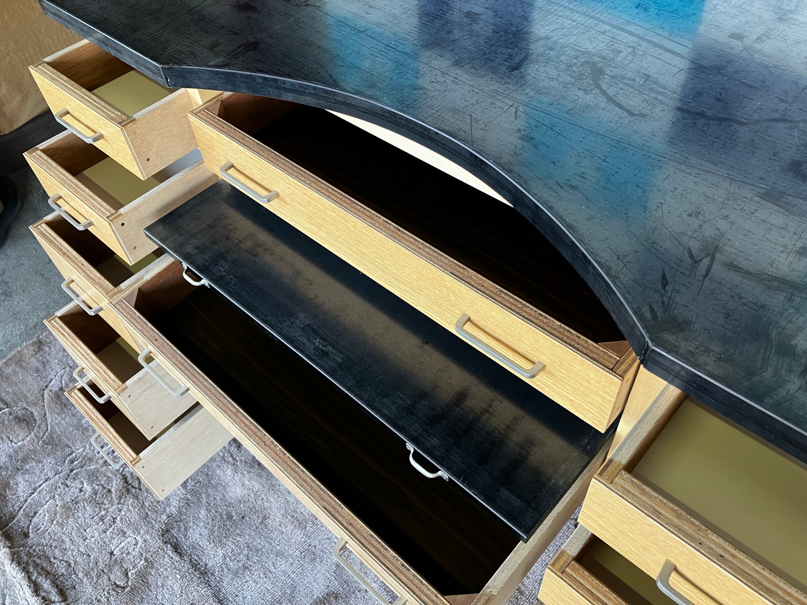 彫金机N（天板黒/本体白・茶色/両袖） | 彫金工具のネットストア