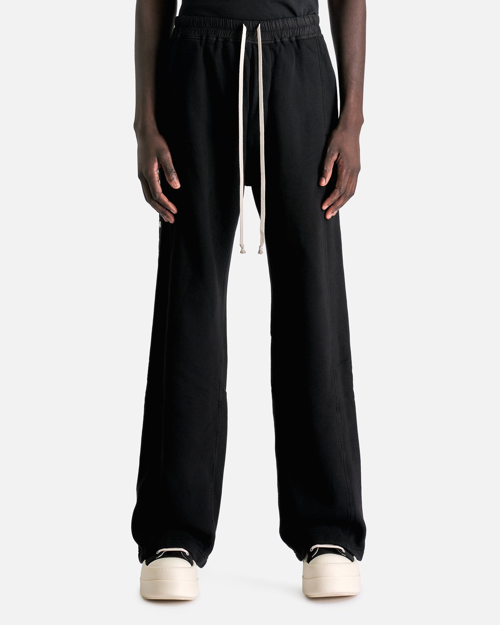 Pusher Sweatpants in Black – SVRN