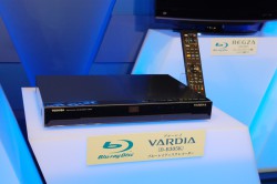 更新】東芝・初のBDレコーダー“VARDIA”3機種を発表 － BDプレーヤーも