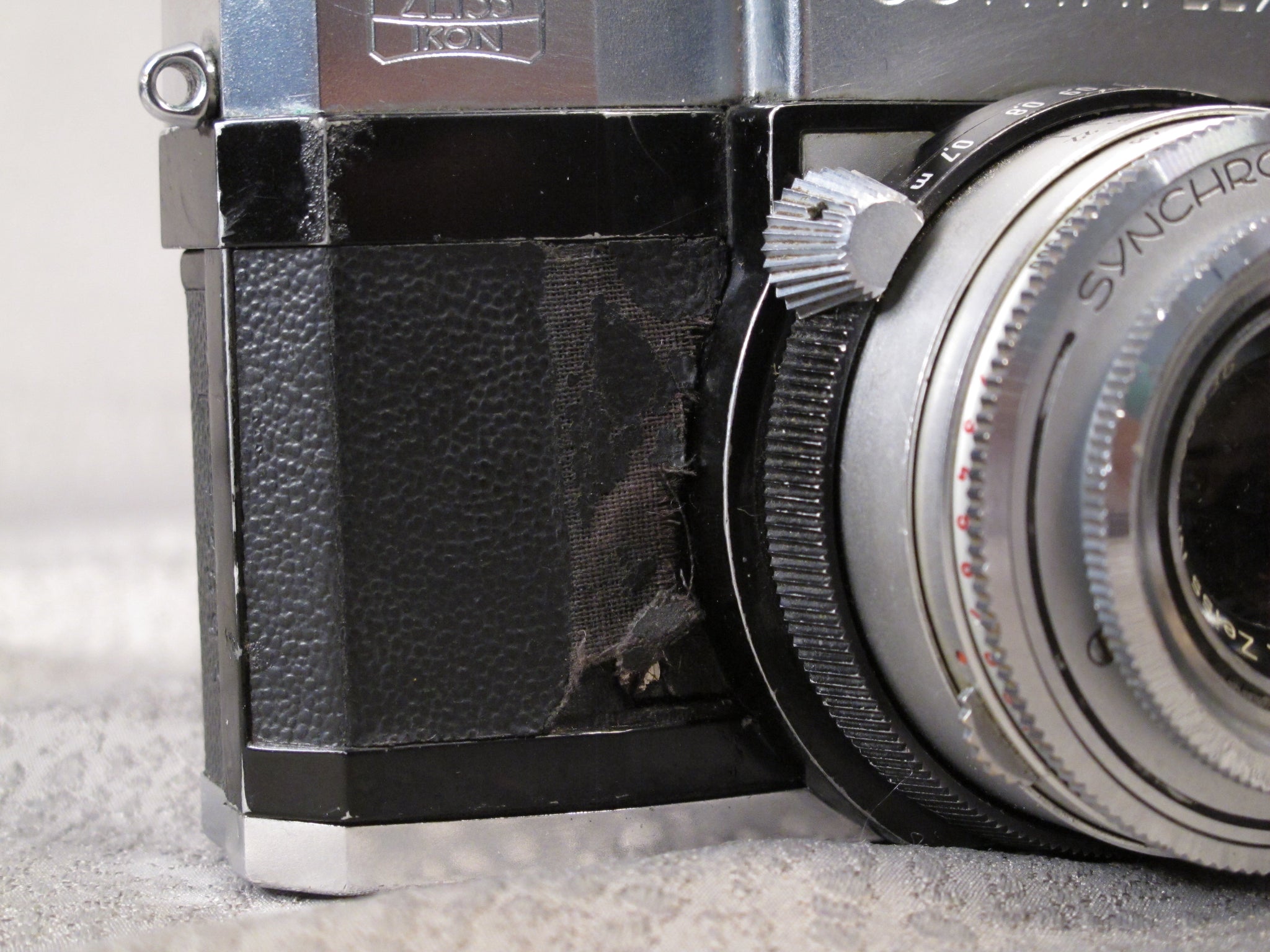 Contaflex Zeiss Ikon with Tessar Carl Zeiss 50mm f2.8 – Phototek
