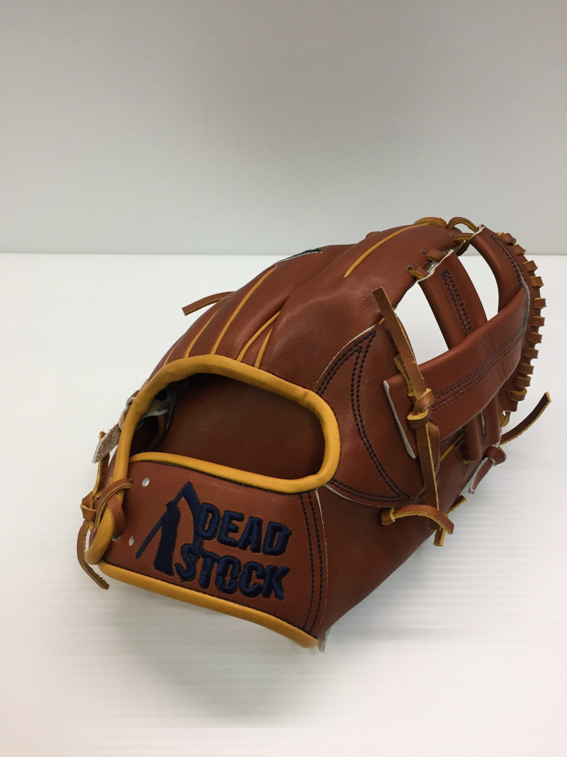 dead stock 硬式内野手