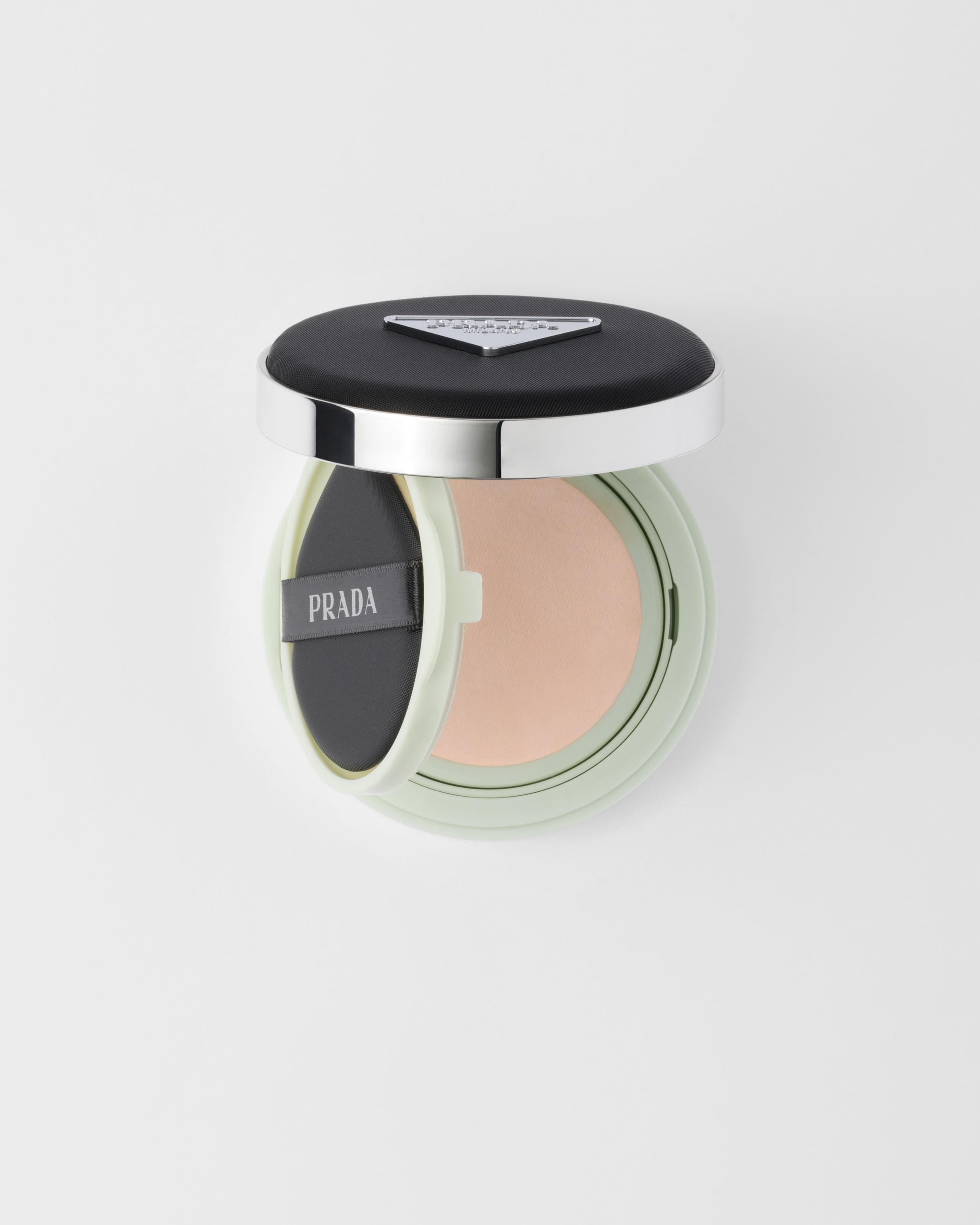Lc5 - ライトクール Prada Reveal Mesh Cushion Foundation - Lc5