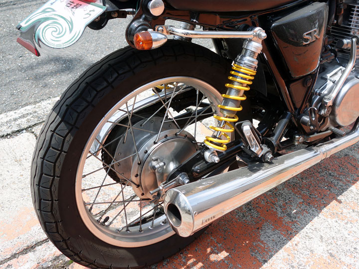 SR400FI 18インチワイドリムと黒化 前編| SR400カスタムショップ