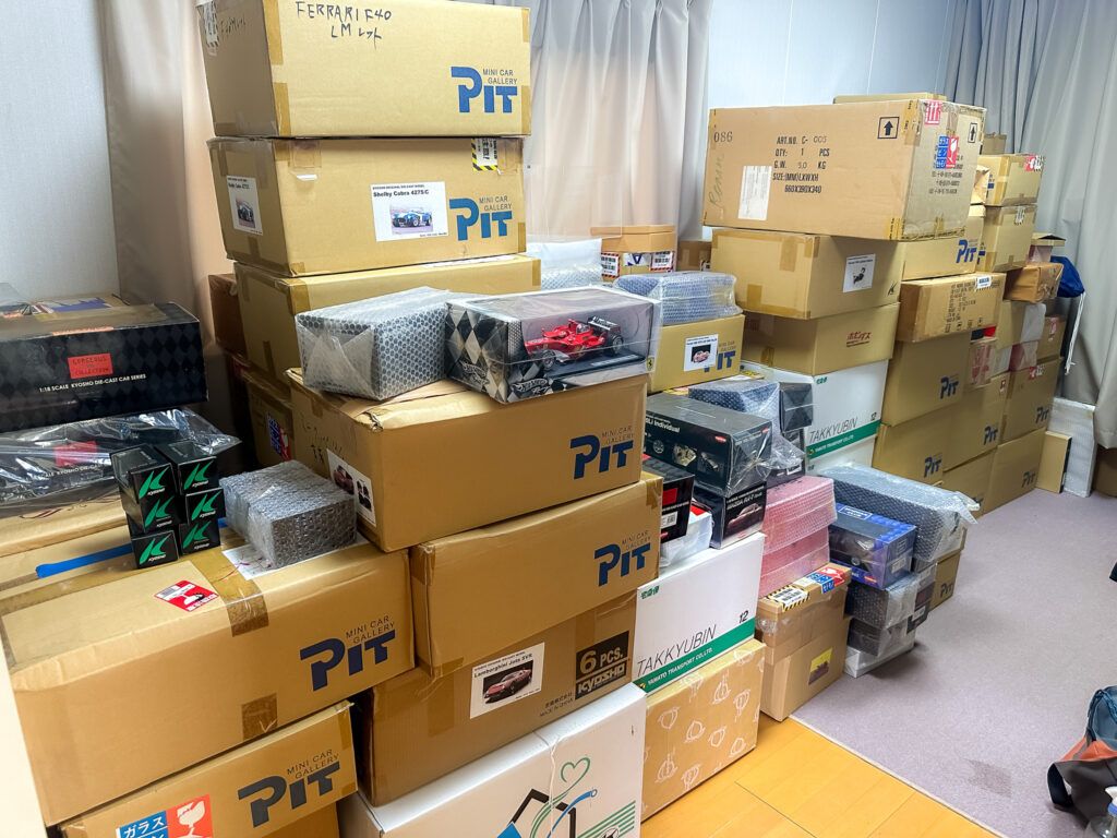 東京都江戸川区へ、600点を超える京商やMRコレクションのミニカーの