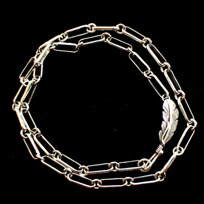 Harvey Mace作のフェザー付 ナバホチェーン | インディアンジュエリー