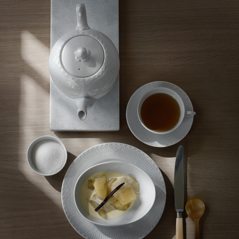 ホワイトフルーテッド ハーフレース プレート 22cm|ロイヤル