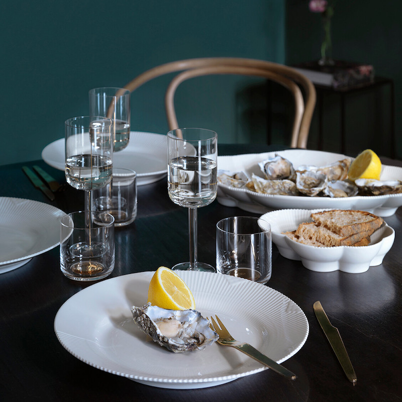 ホワイトエレメンツ プレート 26cm|ロイヤル コペンハーゲン 公式