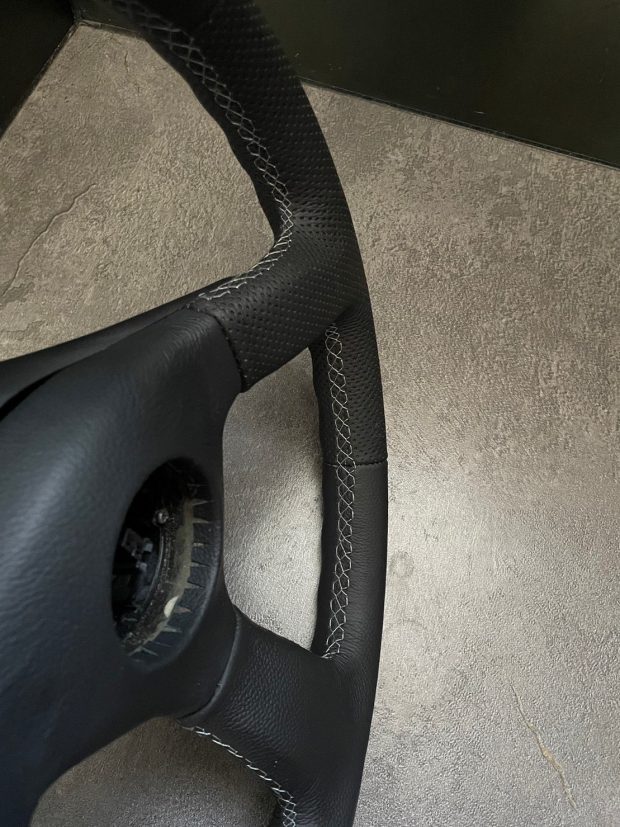 日産 スカイライン GT-R R32 純正ステアリングの本革張り替え | 本革