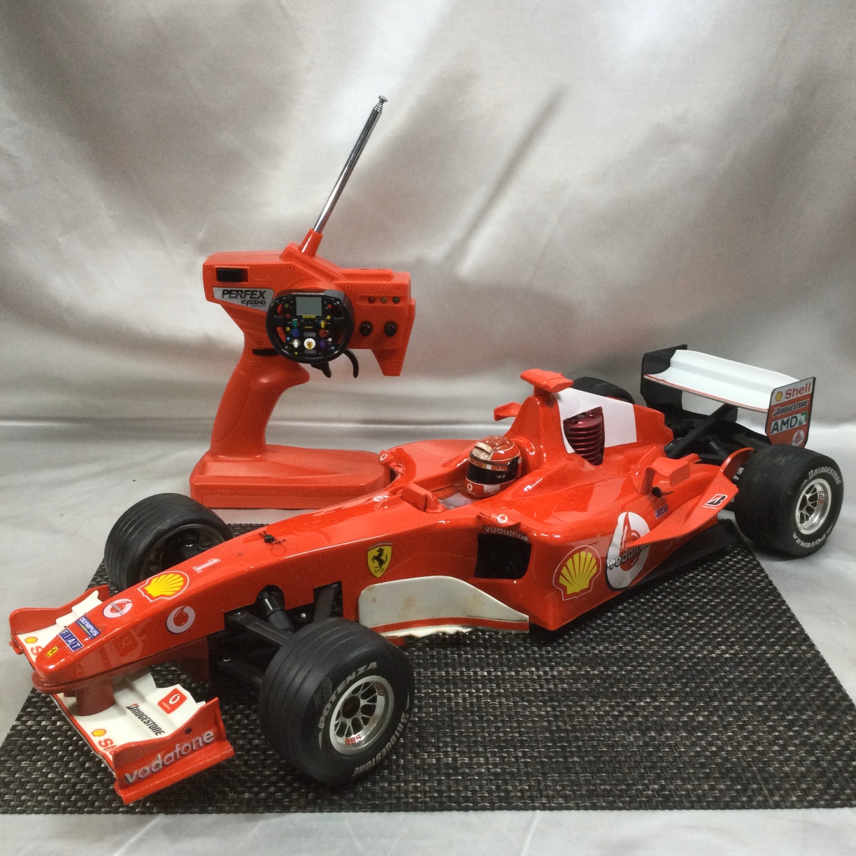 フェラーリF2004エンジンラジコン Radio-controlled car] DeAgostini