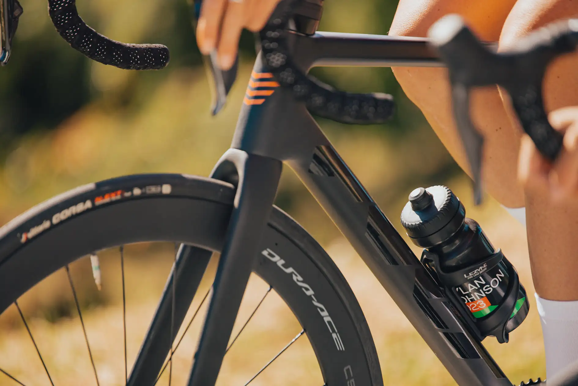 Felt Bicycles 日本語公式サイト | フェルト ロードバイク,クロスバイク