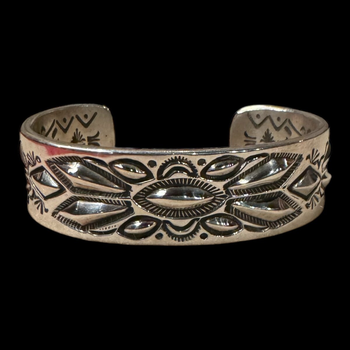 INDIANJEWELRY NAVAJO Ray Adakai バングル - PHILLIP66