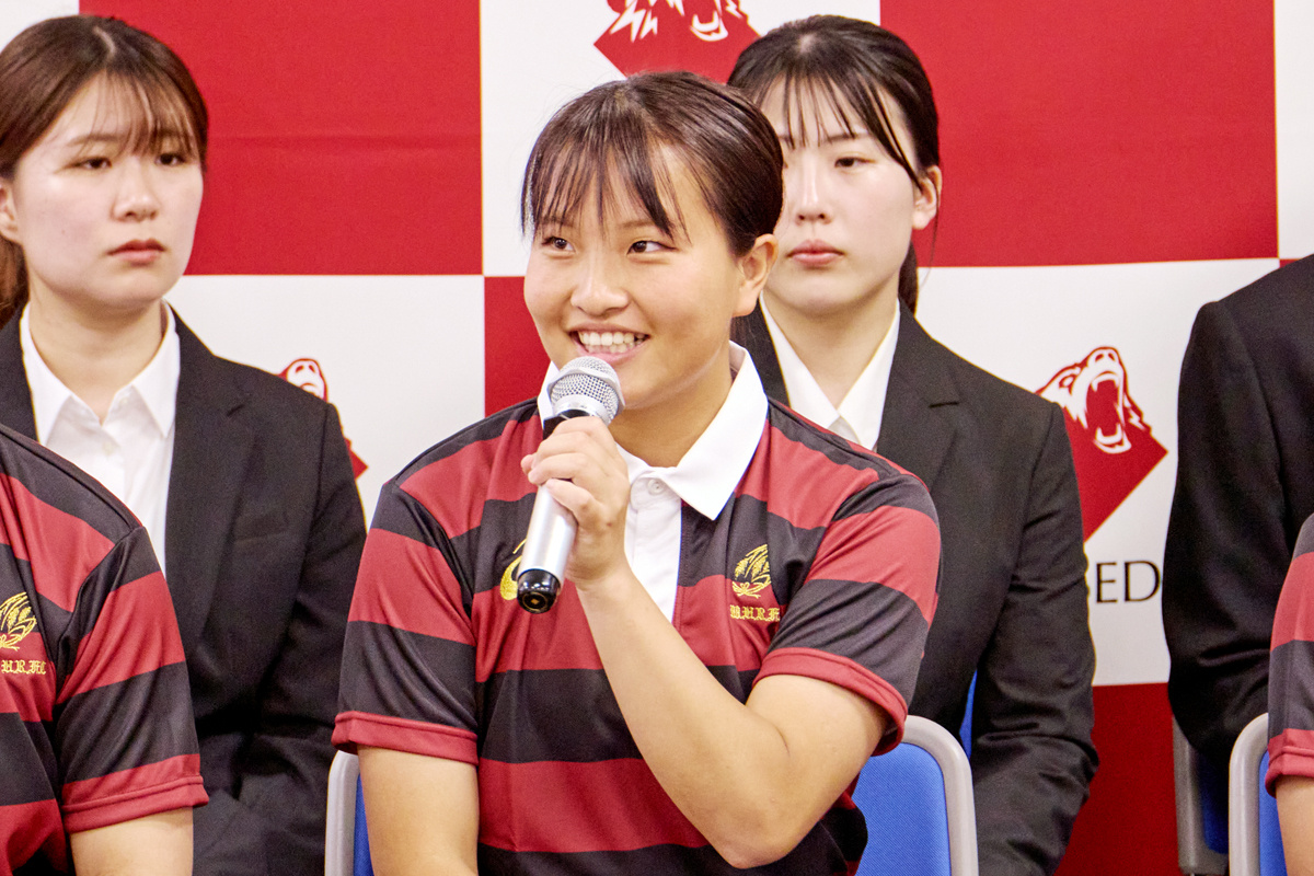 ラグビー蹴球部女子が始動 赤黒ジャージでお披露目 – 早稲田大学 競技