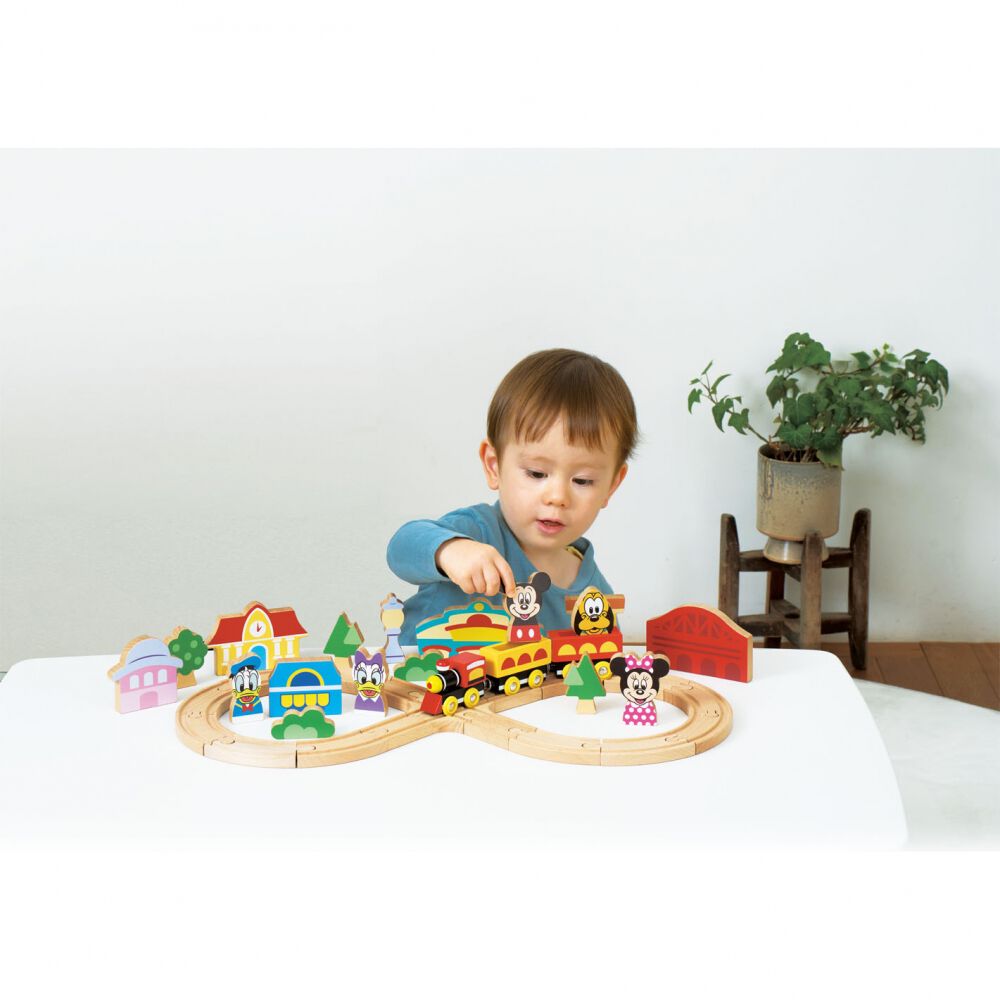 木製ミッキー＆フレンズ ハッピータウン8の字トレインセット