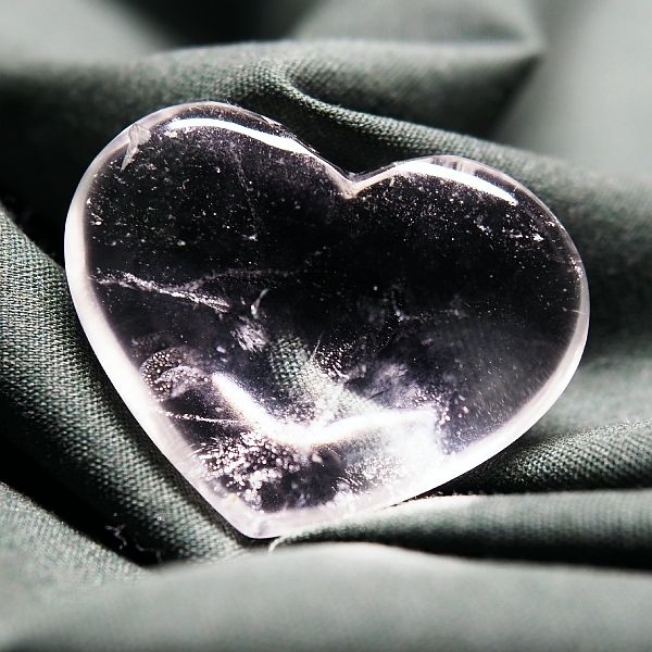 スイス産水晶ハート 30mm (14-49)