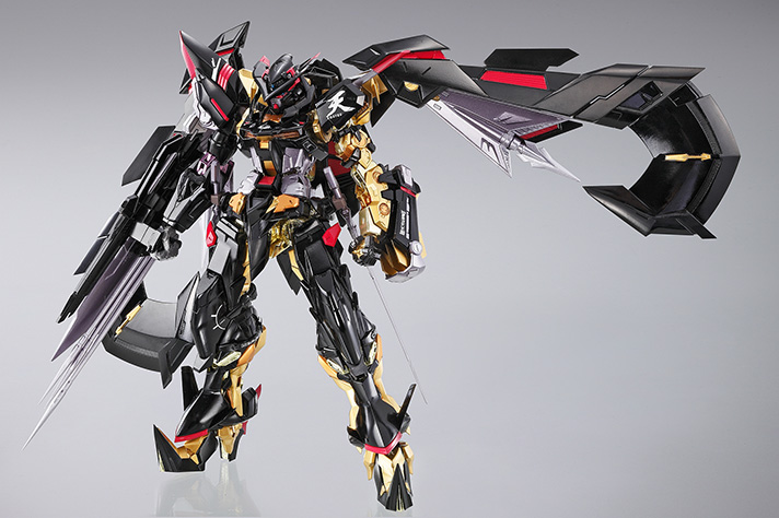 BANDAI 2015年6月發售: METAL BUILD 1/100 Gundam Astray Gold Frame