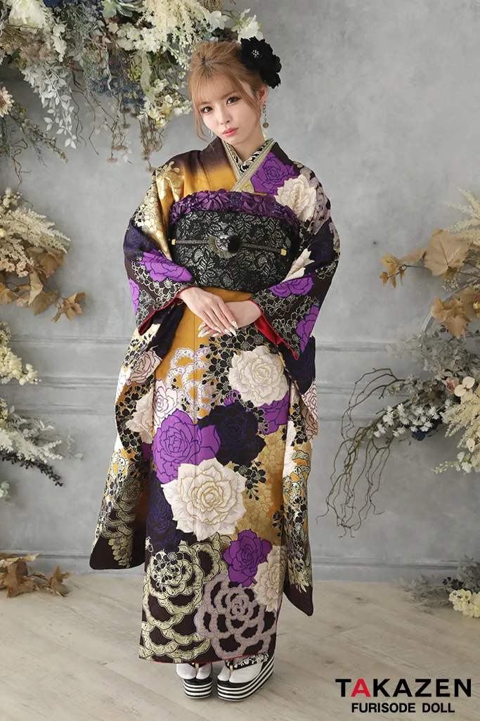 モード系 白/黒/ゴールド(金色) バラ柄 柄多め 華やか モード 派手