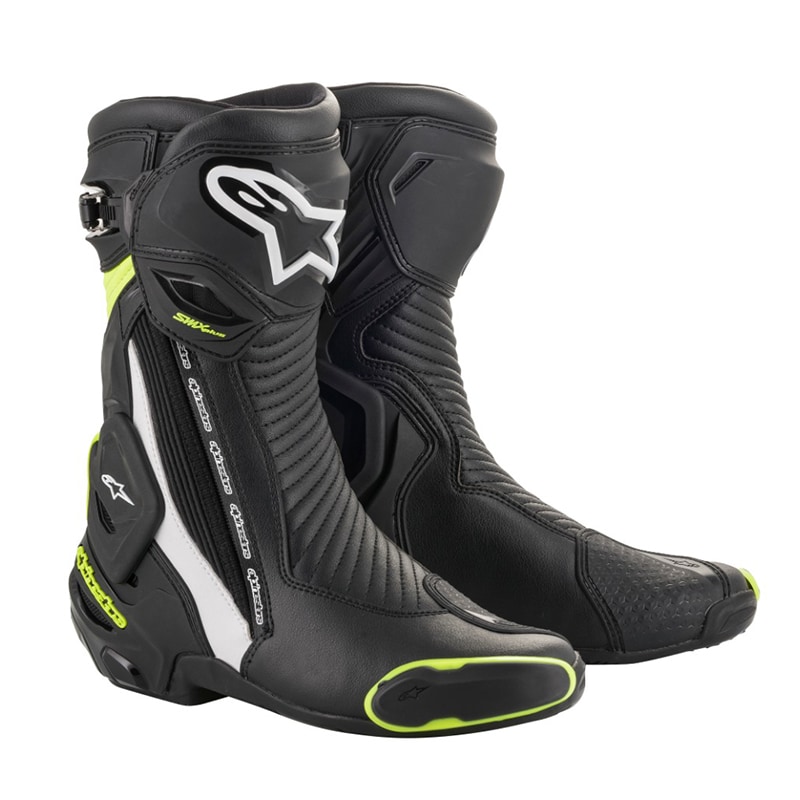 アルパインスターズから細部までこだわったレーシングブーツ『SMX PLUS