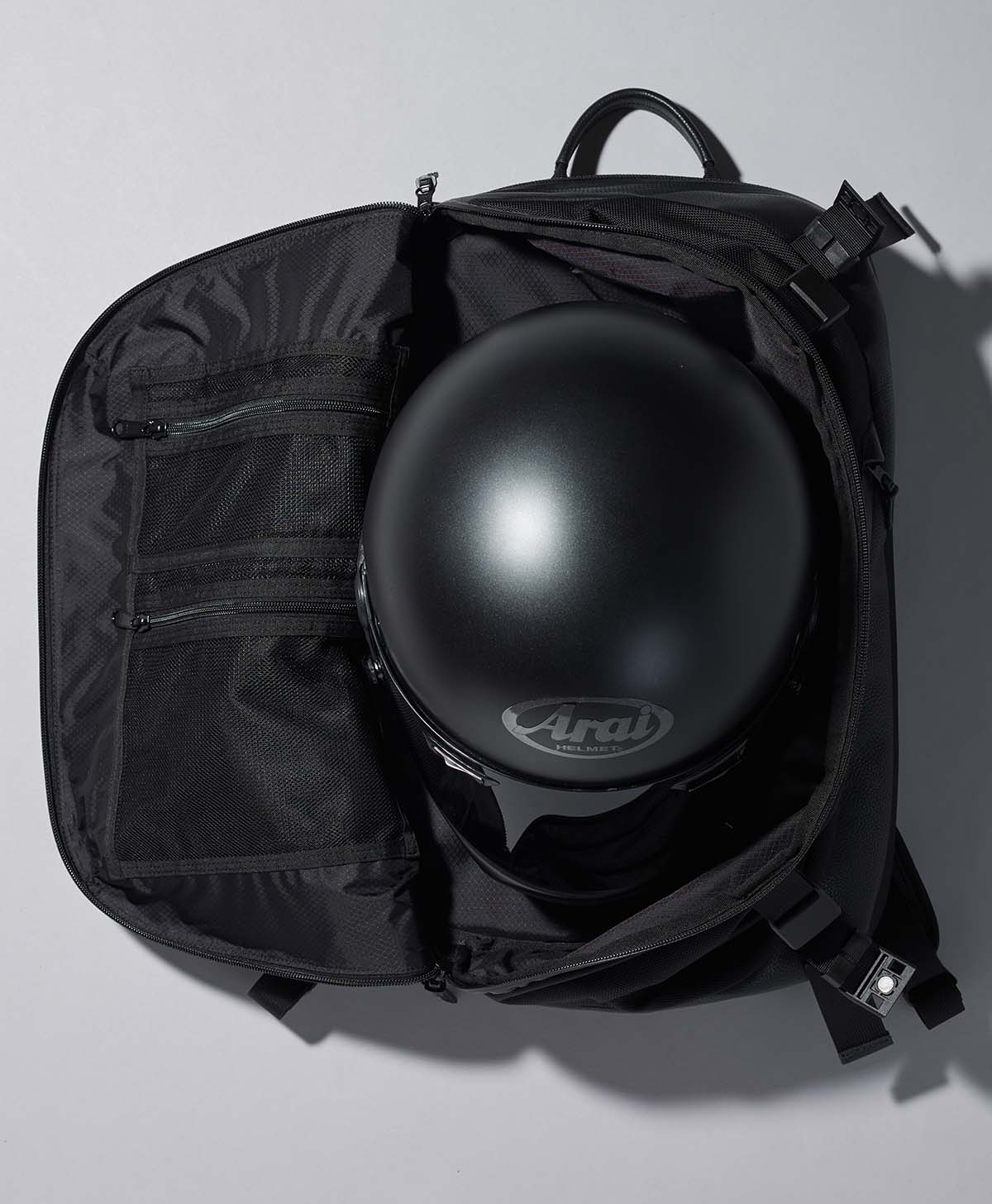 KADOYA×BROSKI AND SUPPLYコラボ｜脊椎プロテクターを装着可能な防水