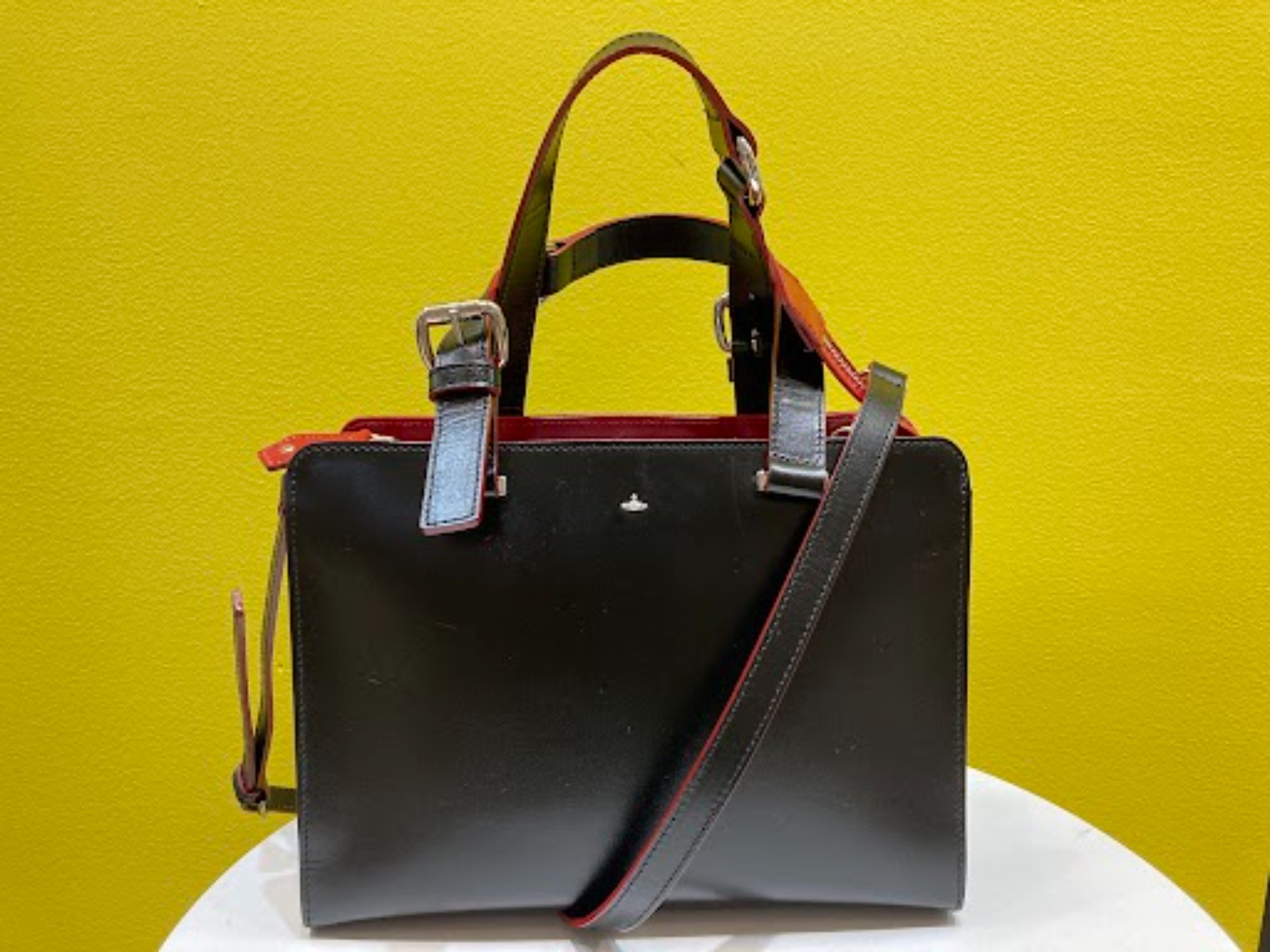 Vivienne Westwood】よりSIMPLE TINY ORBを買取入荷致しました