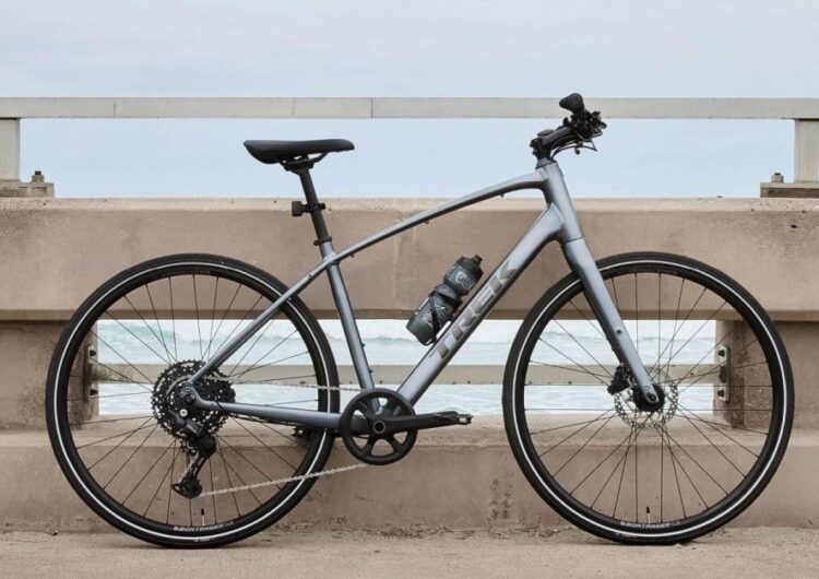 ベストセラークロスバイクがモデルチェンジ。新『FX 3』 アース