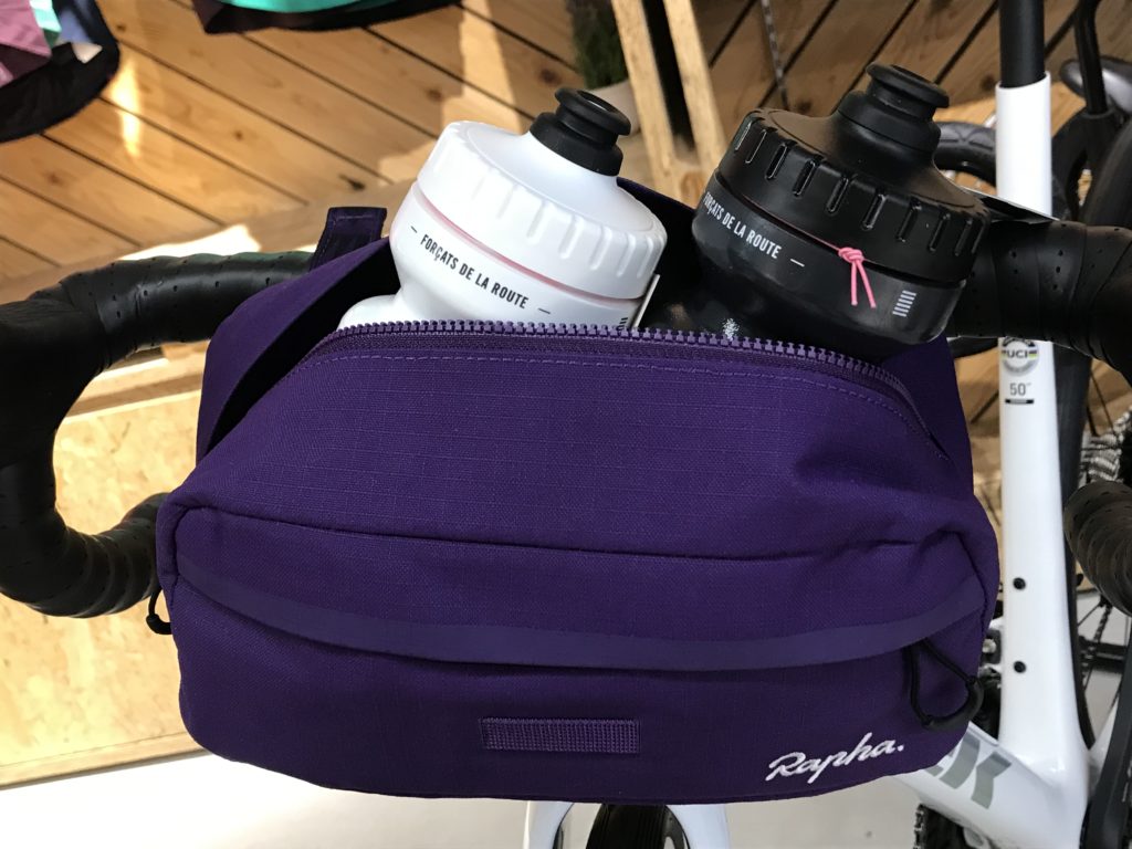 新しいライドスタイルで走りたくなるバック【Rapha エクスプロア バー