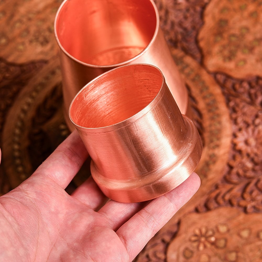 アーユルヴェーダ 高級銅製コップ付き水差し 槌目仕上げが美しい