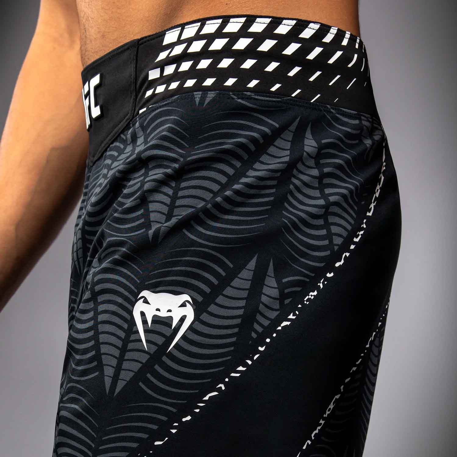 VENUM／ヴェナム ファイトショーツ UFC Zenith by Venum Authentic