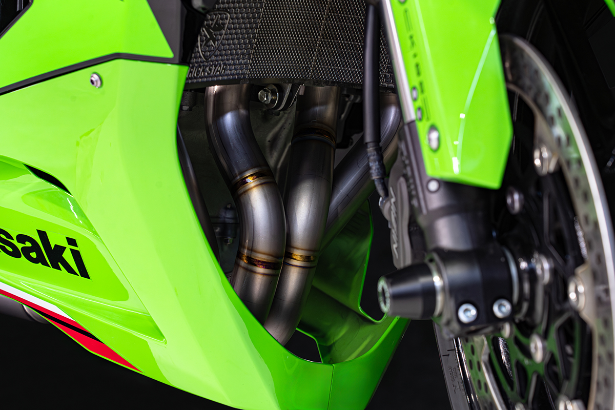 新製品情報】ZX-6R(24-)政府認証フルエキゾーストマフラーIKAZUCHI