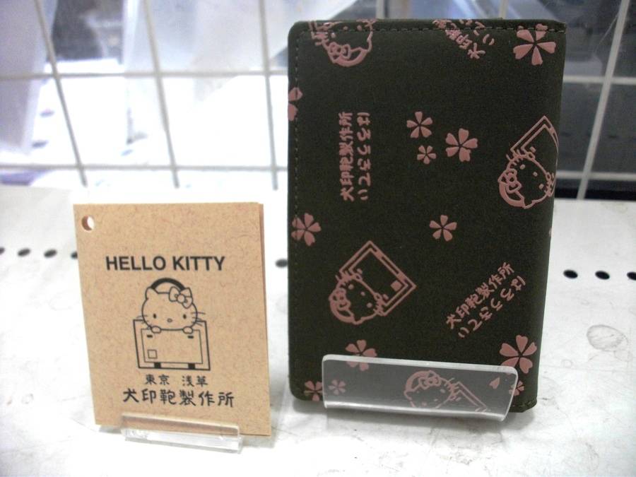 犬印鞄製作所のハローキティコラボカードケース買取入荷致しました