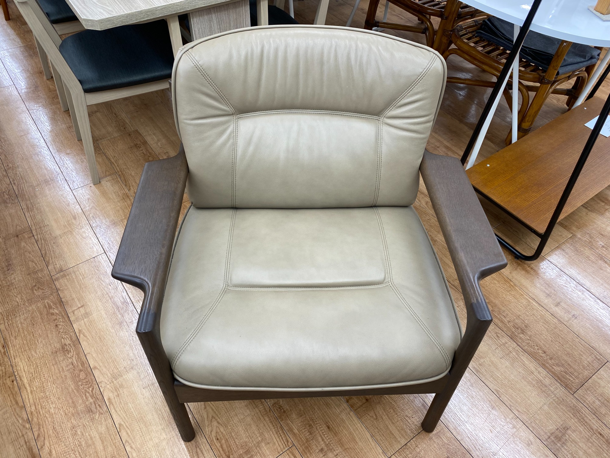 CONDE HOUSE (カンディハウス) ゴルファー サロン アームチェアーのご