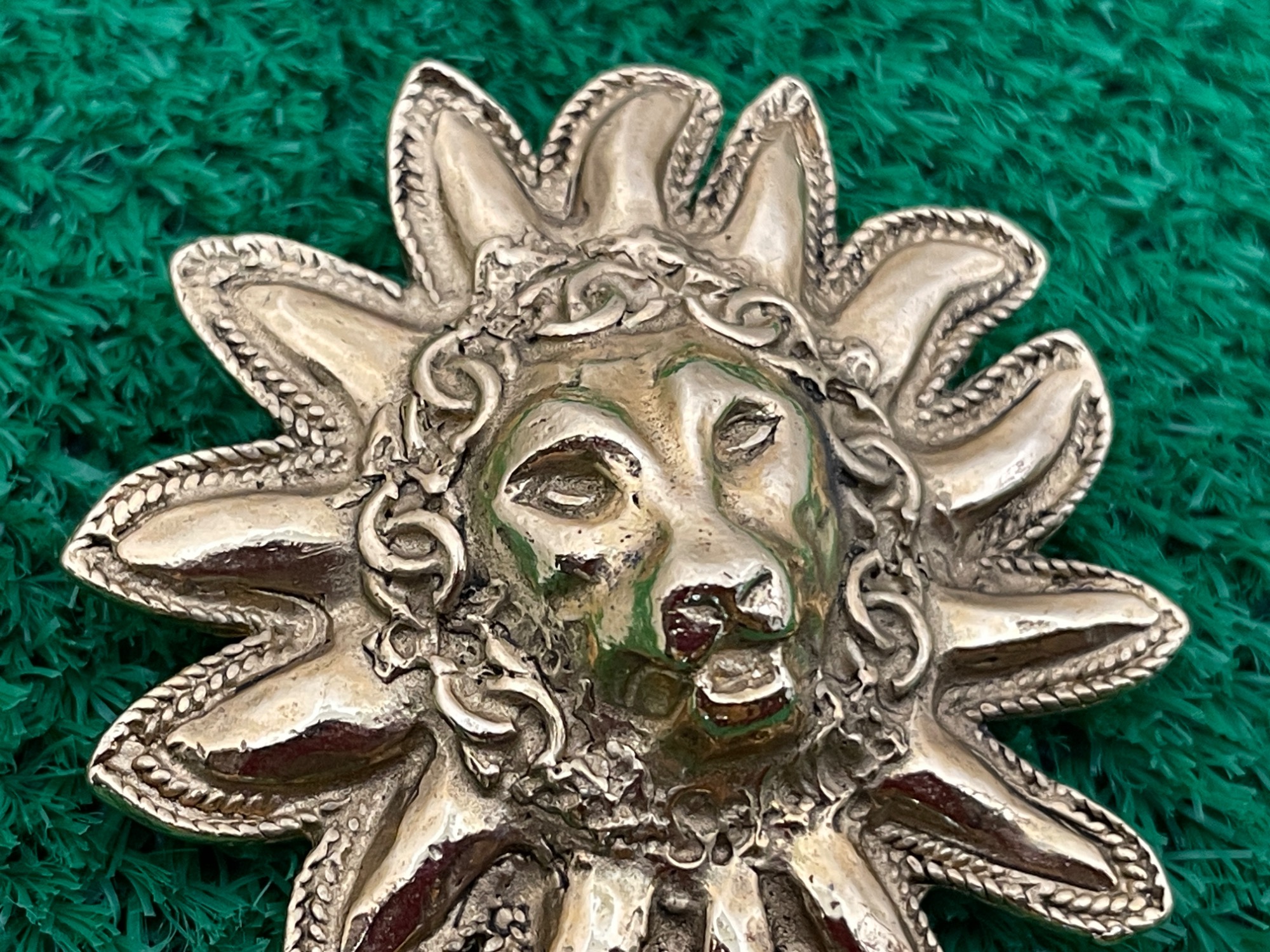 CHANEL(シャネル）ライオンモチーフのブローチ 買取入荷致しました