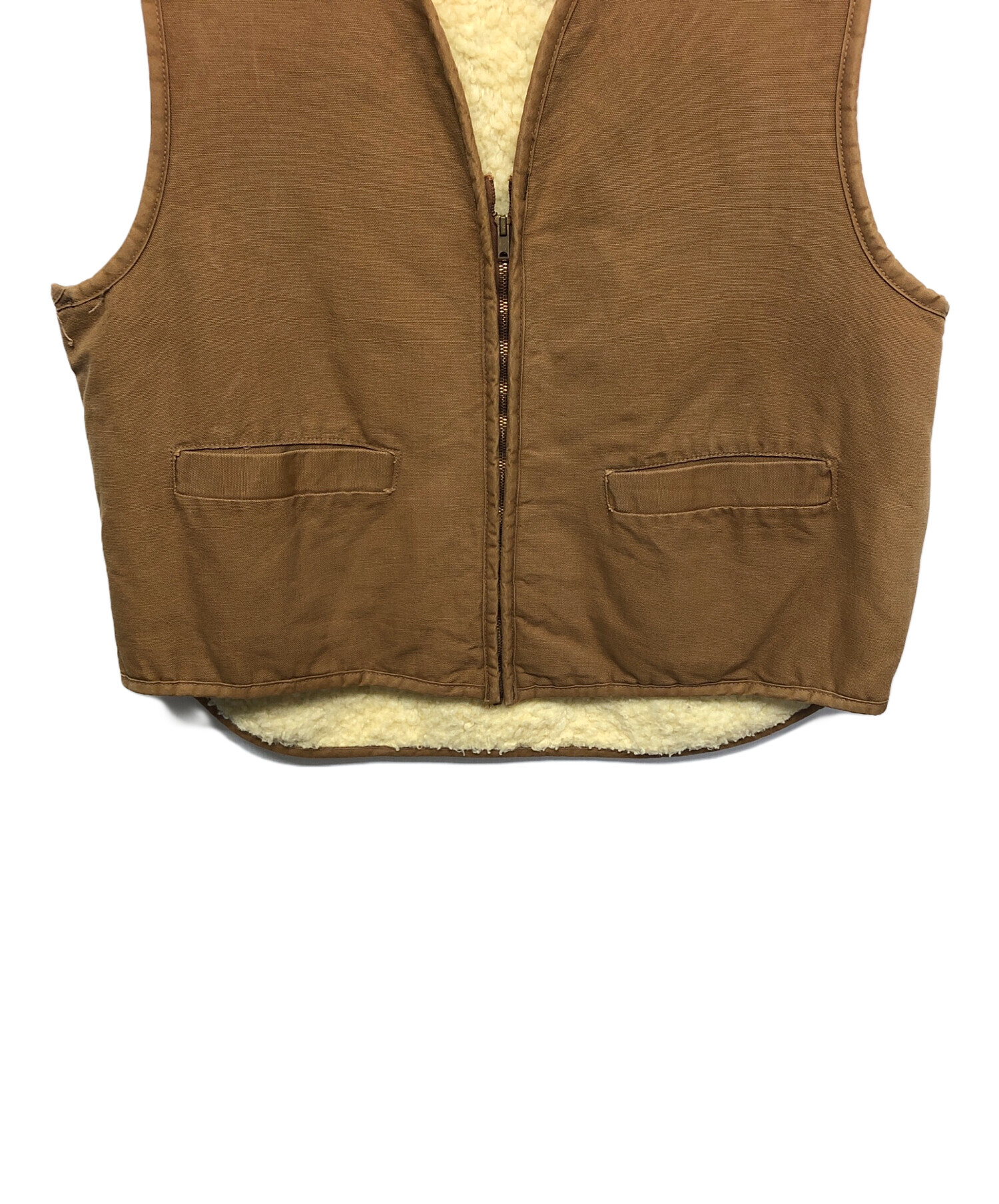 中古・古着通販】CarHartt (カーハート) ボアダックベスト ブラウン