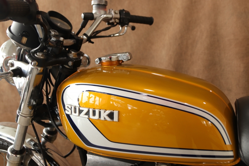 GT380(B3) AZTECH GOLD｜SOLD OUT｜旧車・絶版バイクならウエマツ