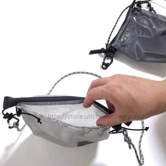 アンドワンダー キューベンファイバーサコッシュ and wander Cuben