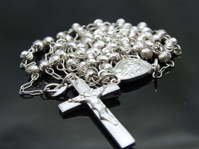 人気のシルバー925ロザリオ入荷です。ムーンカットデザイン新登場