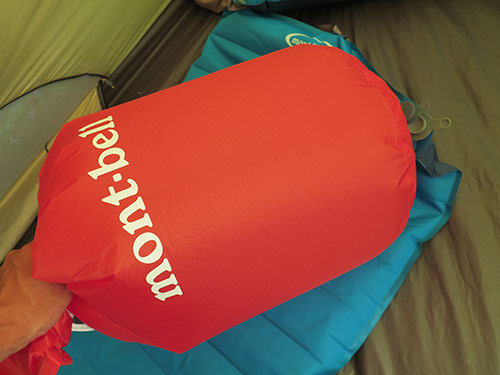 組み合わせで寝心地も自在。夏の利尻でテントマットシステムをチェック