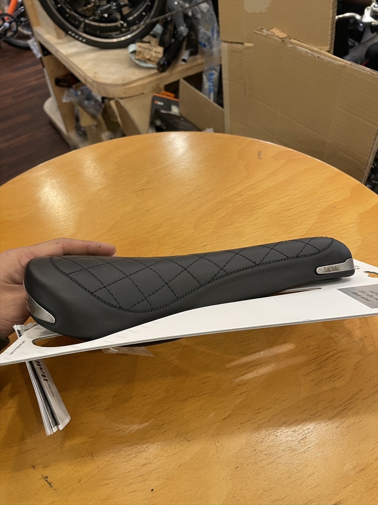 SellaItalia サドル / MILANO TURBO BONNIE